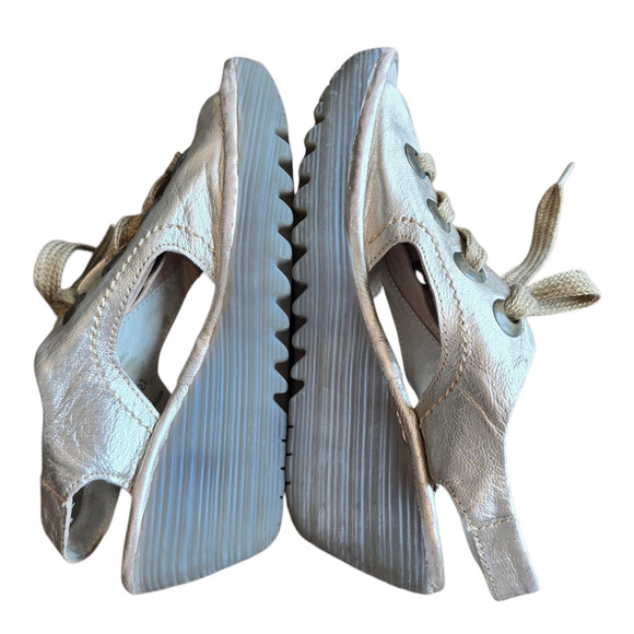 FLY LONDON Yifa Peep Toe Leather Lace Up Wedge Sandals Gold Size 38 US 7.5 - Picture 3 of 8